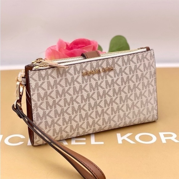 Michael Kors DoubleZip Wristlet Wallet Vanilla New - Picture 1 of 14